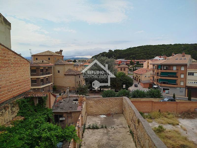 Foto a1cb3a4a-5a8c-4ddb-a01a-f6c1bc8b912b. Dúplex amb calefacció aparcament a Viana