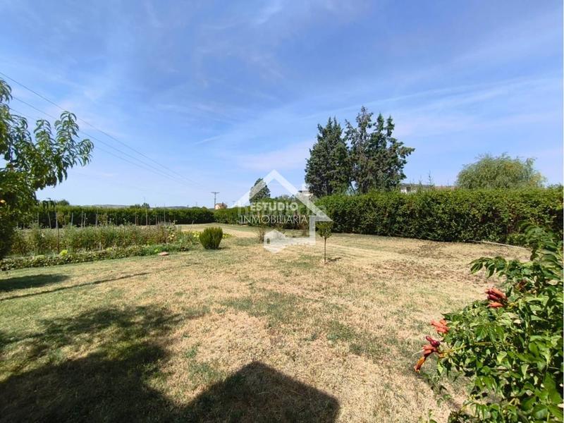 Foto a8efb63f-8398-42bb-b17d-64b182e1d59f. Finca rústica terreno con casa de campo en Lodosa