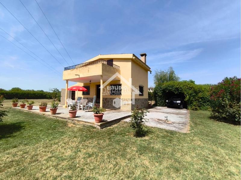 Foto cc5571e4-4e73-4e90-abbd-6b0e5e0ecae8. Finca rústica terreno con casa de campo en Lodosa