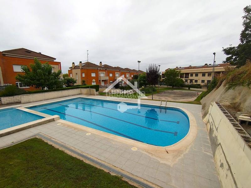 Foto 0bf11f59-e4ce-4944-b9fa-749c3bb8d11b. Chalet venta de chalet en Viana