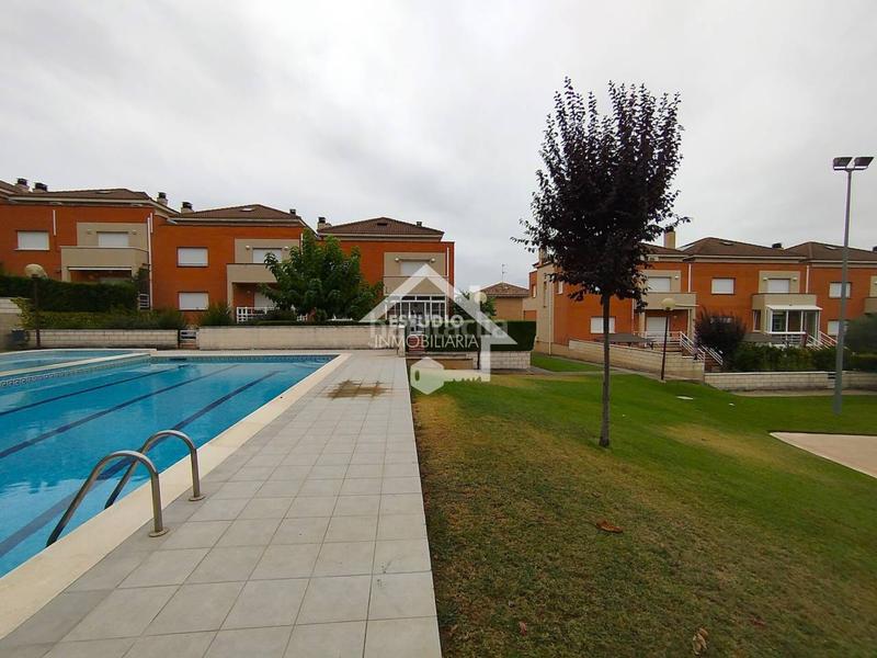 Foto 10176d35-6446-4aad-a991-2cbf4dfde77a. Chalet venta de chalet en Viana