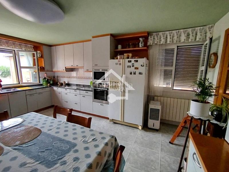 Foto 2c7f82c8-098d-4dc5-bc49-2380f7aa635c. Chalet venta de chalet en Viana