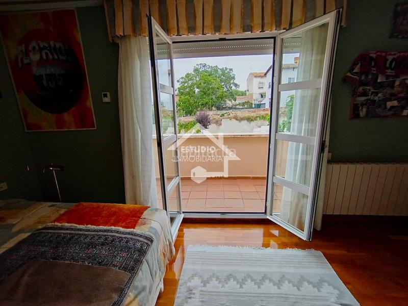 Foto 77b0d176-f146-4a57-8341-6c91616e2ebc. Chalet venta de chalet en Viana