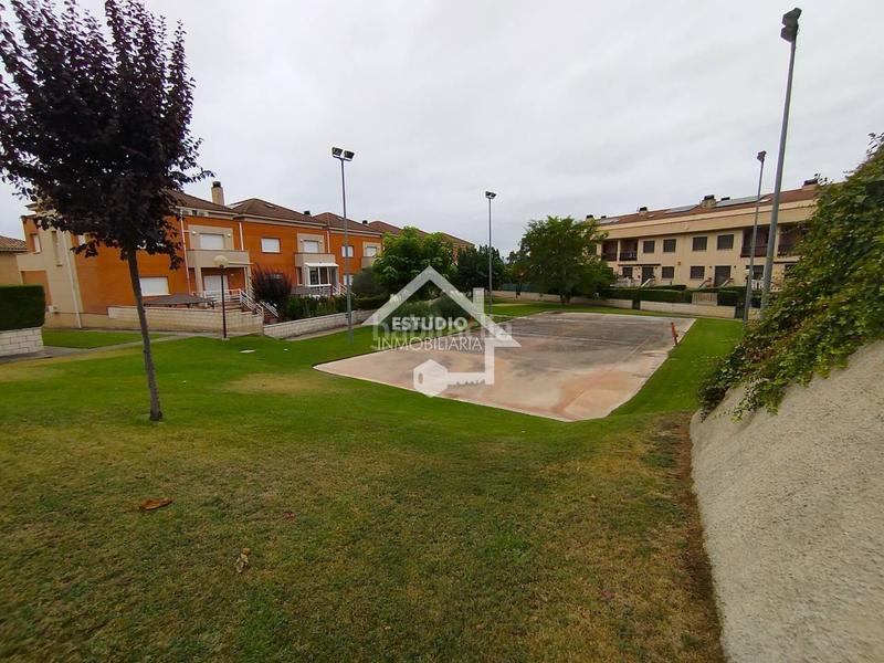 Foto 930bb4f5-5dd0-4895-8c4a-bcdcd988f337. Chalet venta de chalet en Viana