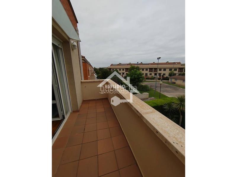 Foto 985cc385-fc25-41be-9761-dbb7264a640a. Chalet venta de chalet en Viana