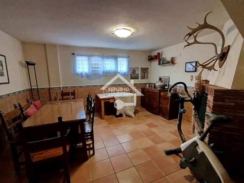 Foto b73712a6-2242-48bb-bd9a-6343526cd304. Chalet venta de chalet en Viana