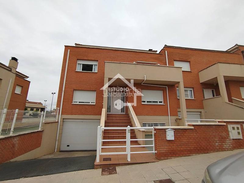 Foto eb511fed-d756-41df-bb72-78adb32dc907. Chalet venta de chalet en Viana