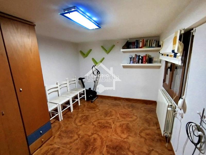 Foto 768173fa-54b3-40f5-8e42-e6d81f71fd7c. Haus mit heizung parking in Viana