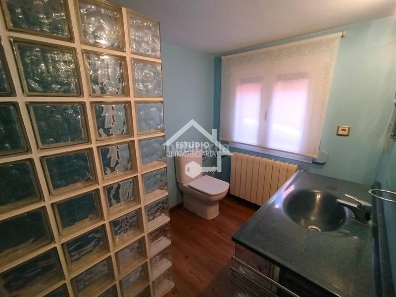 Foto 7d8b774e-ee04-40c8-a421-d1273fcf2e5e. Haus mit heizung parking in Viana