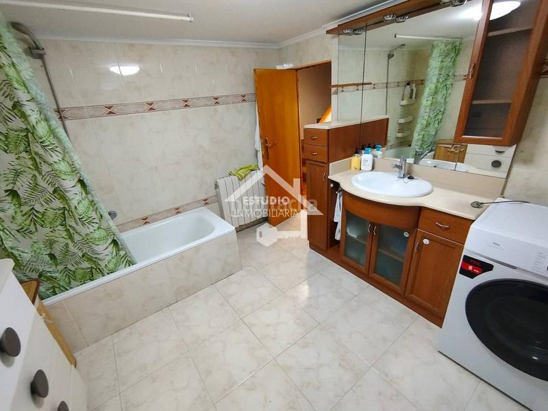 Foto f2ce83c5-e9fe-4bc5-b03c-d8eff465022e. Haus mit heizung parking in Viana