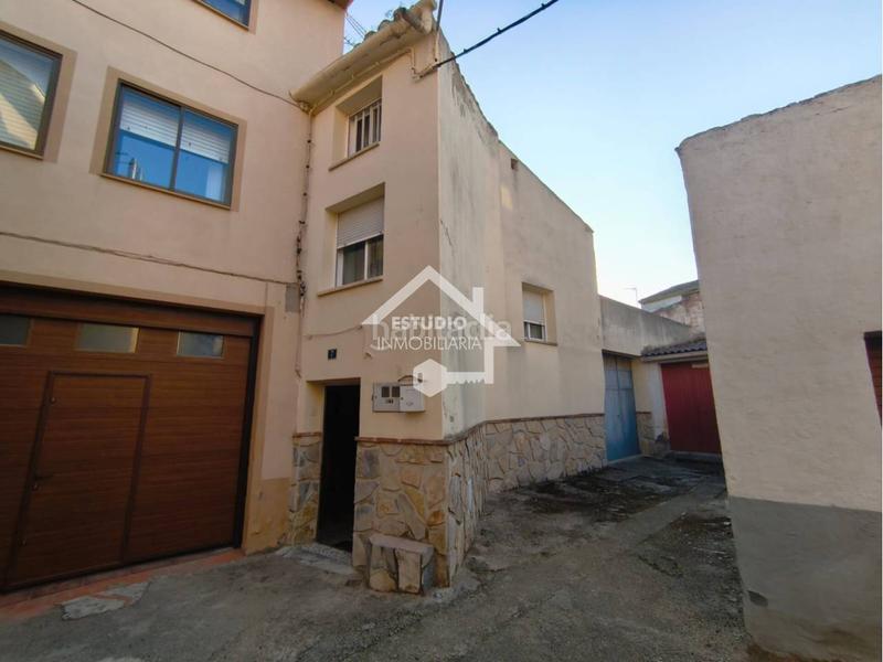 Foto 92c5bd43-fa68-46e1-a596-63ab6e50ae4d. Casa con riscaldamento parcheggio in Alcanadre