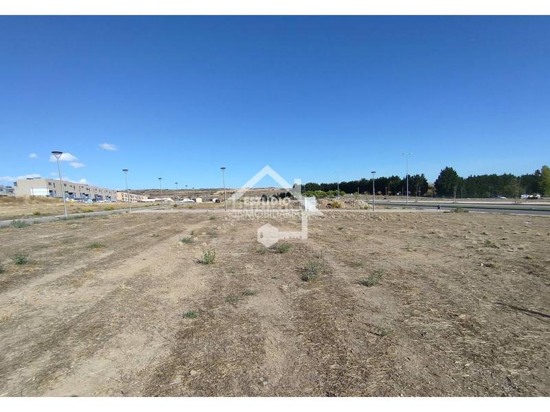 Foto 00738015-f85a-4047-81a3-27dd6671c79e. Terreny residencial a Viana