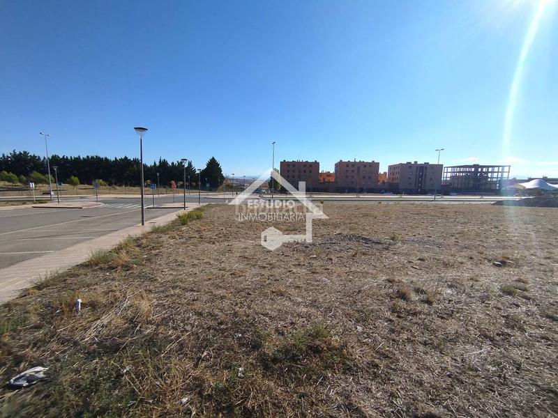 Foto 162a914f-9bd0-4511-b155-407b5fc62995. Terreny residencial a Viana