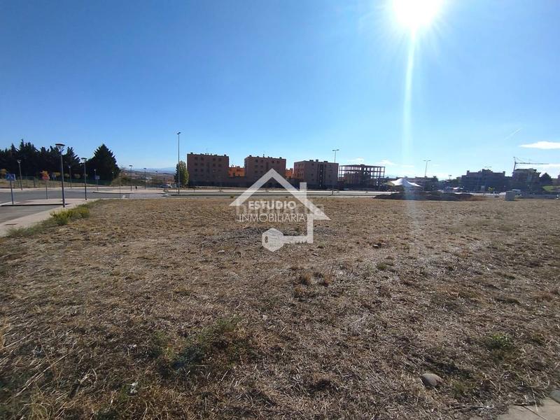 Foto 8428c15e-b97b-4586-9756-dfd1648ae5b0. Terreny residencial a Viana