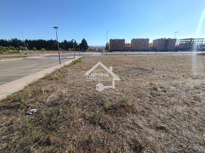 Foto 8bb8dc4c-335a-492b-b813-5c0b2703fe91. Terreny residencial a Viana