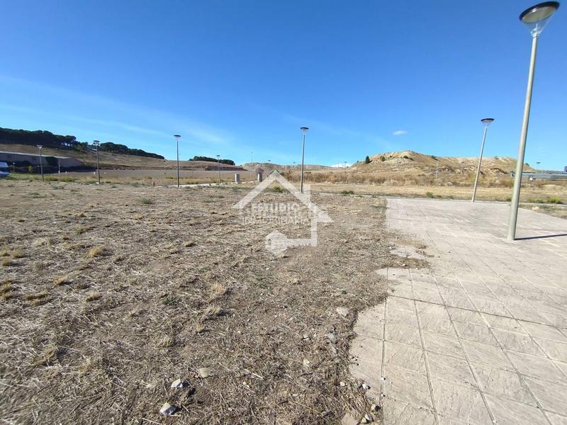 Foto c40f7fd0-a6a1-40b2-a9a9-2a6de5ef406a. Terreny residencial a Viana