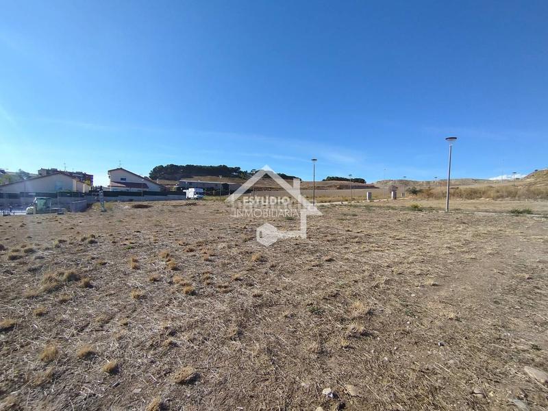 Foto d15ef308-3be3-4145-bbc3-5c72413f51c9. Terreny residencial a Viana