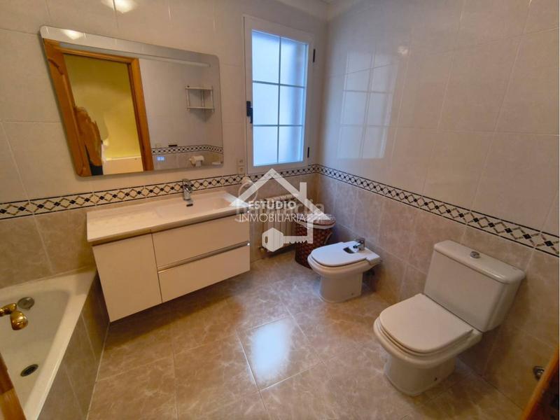 Foto 2db656a8-3d95-4870-bd38-0560c76c7cc9. Casa amb calefacció aparcament a Lodosa