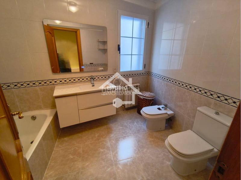 Foto 4d79a102-b79c-4f81-8877-0a9962550b78. Casa amb calefacció aparcament a Lodosa