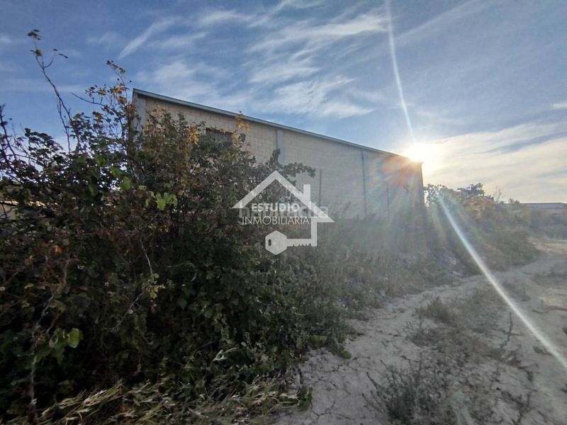 Foto 4f2b2264-5467-4384-8431-c4fe12f097a7. Nau industrial a Viana