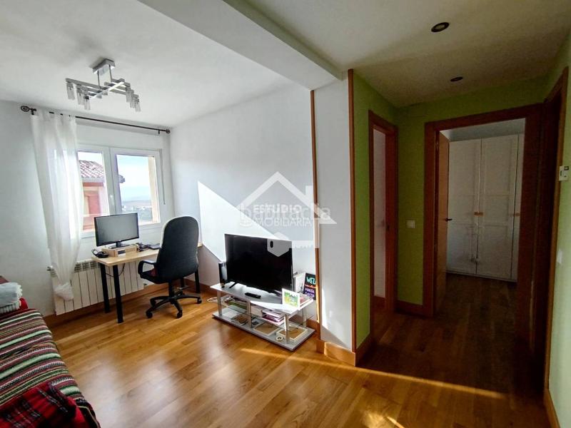 Foto ab21f4c0-702b-43a1-8ddc-5a713e527d8a. Etagenwohnung mit heizung in Viana