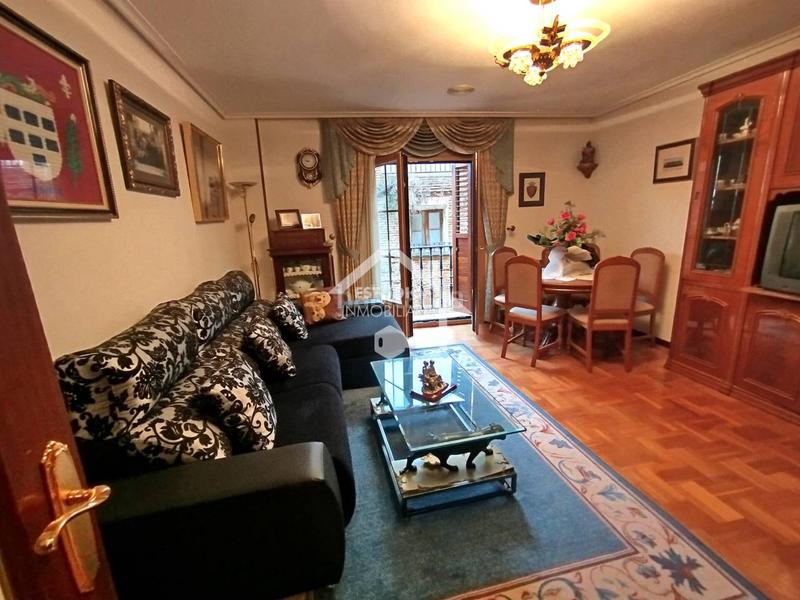 Foto 2a459ea6-8c49-4086-9c39-c221442b06da. Pis amb calefacció a Viana