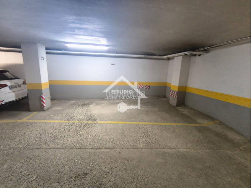 Foto 56691569-8cbf-4e2f-86e9-bec20ad14b3c. Aparcament cotxe a Residencia Logroño