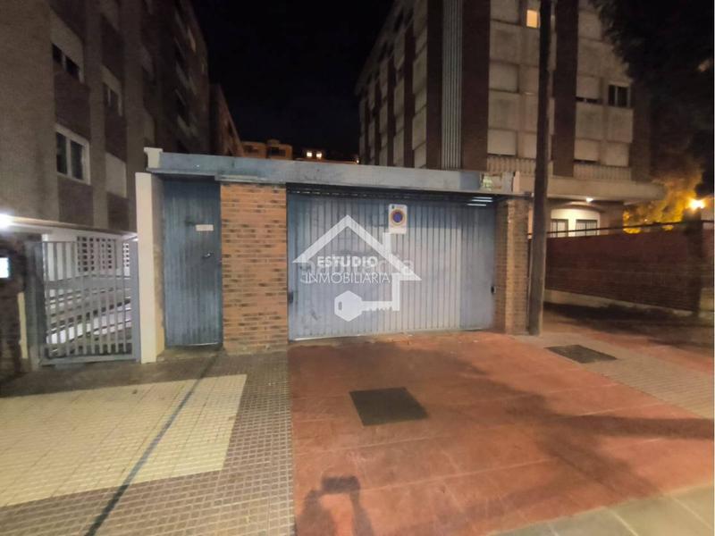 Foto db99572a-6dee-4056-8f5c-20725c34d1b3. Aparcament cotxe a Residencia Logroño