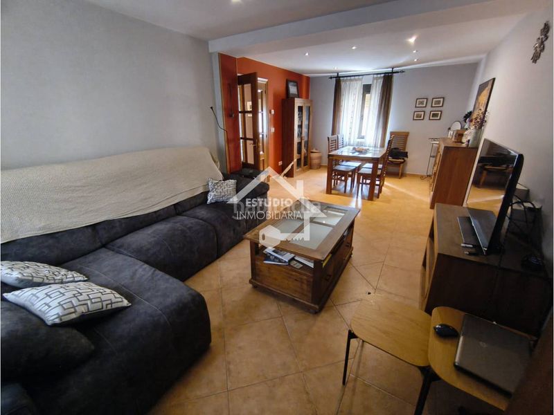 Foto bc4fd1b9-96b8-4adb-b43a-1da457a9ca50. Casa amb calefacció aparcament a Mendavia