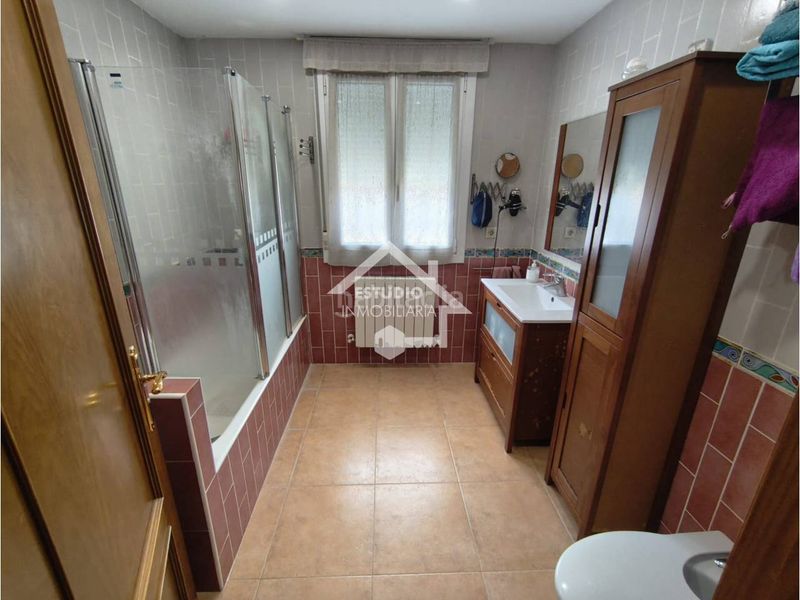 Foto f819eb08-b60c-4fc9-9fc9-8d7d26c22b4d. Casa amb calefacció aparcament a Mendavia