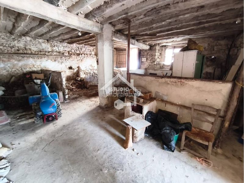 Foto 16407799-b55d-4af2-a2e7-ef0c432626cd. Aparcament cotxe a Aguilar de Codés