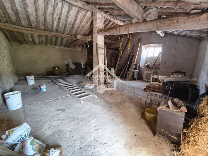 Foto 1ca57098-088b-4b39-ac5c-caf3801b22fb. Aparcament cotxe a Aguilar de Codés