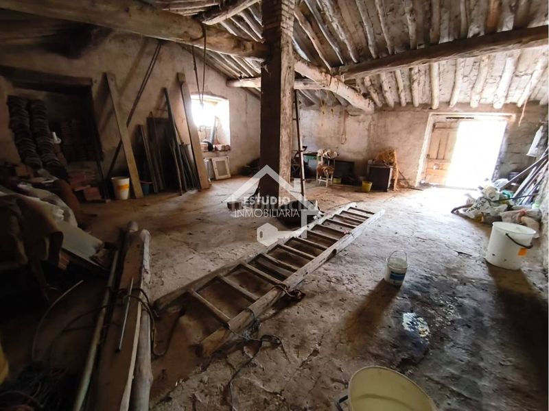 Foto 52a45d96-2ed3-488a-8d32-4a401cfdfc92. Aparcament cotxe a Aguilar de Codés