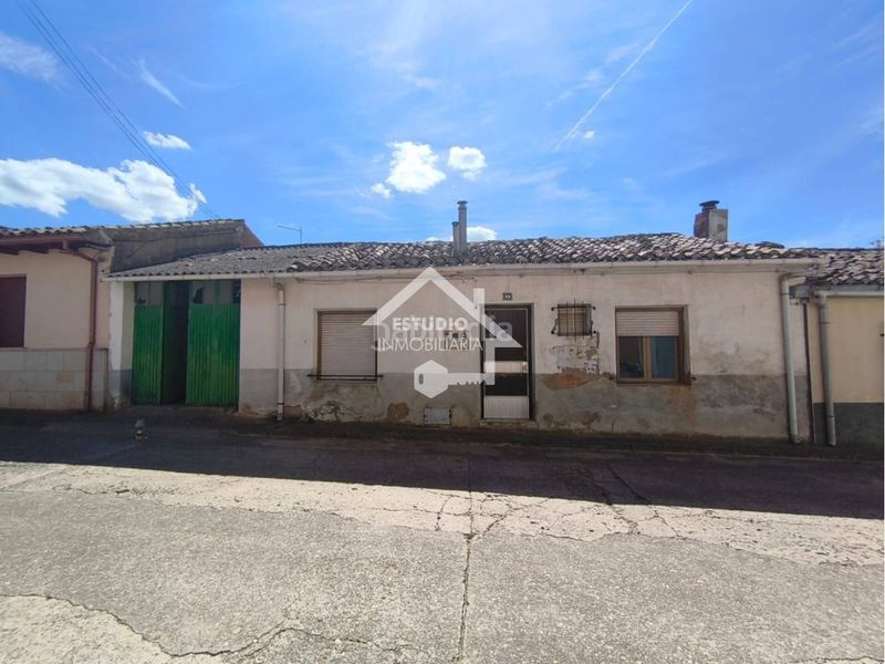 Foto b1663b46-7837-4795-b7e3-57e28199b552. Casa amb aparcament a Mendavia