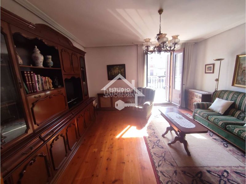 Foto 4584b7f2-cd9d-420b-8613-080f76c79265. Casa amb calefacció aparcament a Alesanco