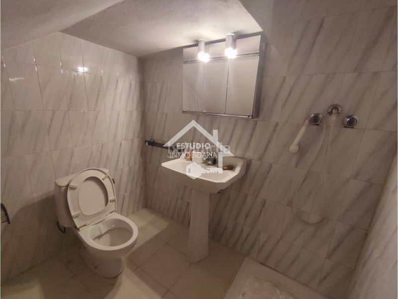 Foto f95d64a8-7210-4096-aa0d-c5b182ad146c. Casa amb calefacció aparcament a Alesanco