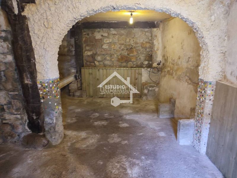 Foto a6cdcab9-f77a-4c17-87b0-2fa9f73b327e. Edificio merendero en sotes la rioja en Sotés