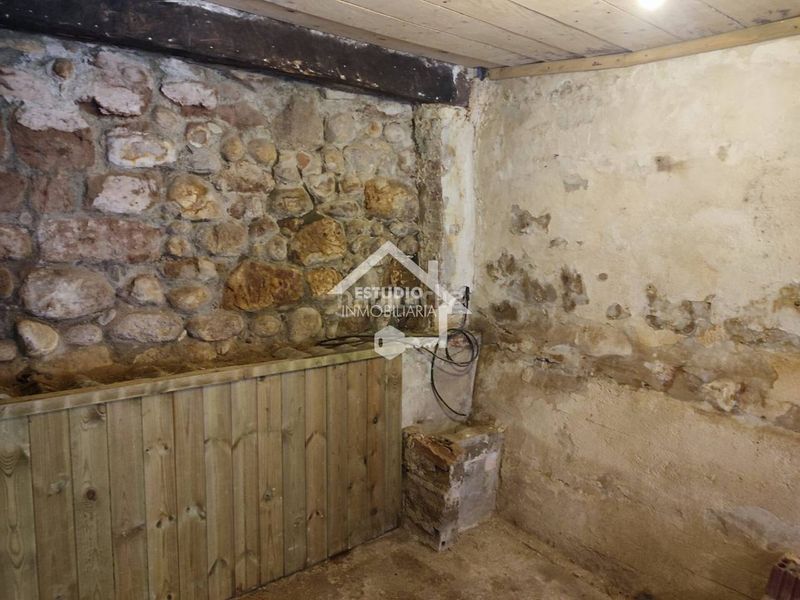 Foto fa8b0afd-fb98-41ff-bc69-c7543ffaf9cc. Edificio merendero en sotes la rioja en Sotés