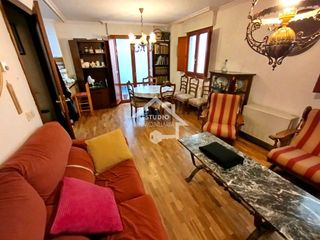 Appartement à Viana. Venta de piso en viana