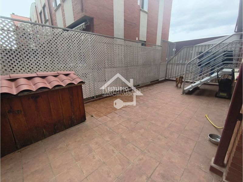 Foto 0827aa67-f923-43ef-aca0-9e361e6fc1ea. Casa adossada amb calefacció aparcament piscina a Logroño