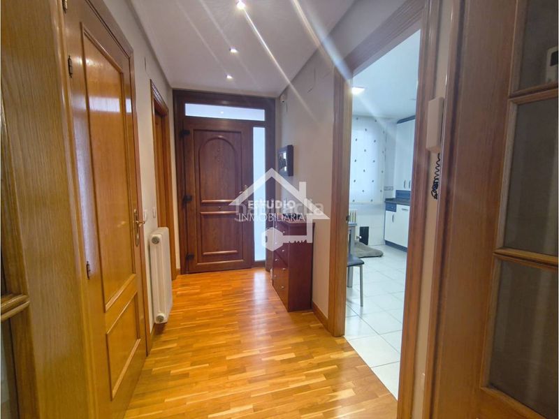 Foto 46a2fee9-8018-440f-b5c3-f52c7691ebdc. Casa adossada amb calefacció aparcament piscina a Logroño