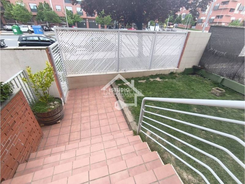 Foto 4e3f648f-392c-4663-81fa-58e5d1dbd697. Casa adossada amb calefacció aparcament piscina a Logroño