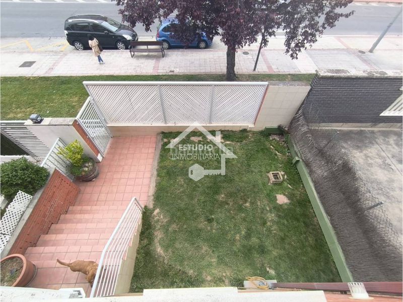 Foto 97da2f88-93ac-44b8-a390-342ba68dd596. Casa adossada amb calefacció aparcament piscina a Logroño