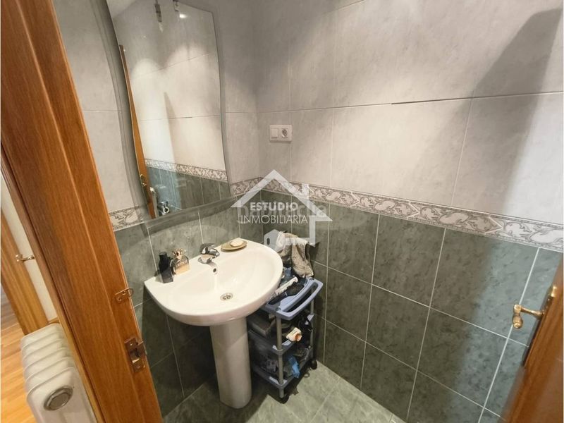 Foto 99e84227-4bec-4ac1-bc3d-459616833115. Casa adossada amb calefacció aparcament piscina a Logroño