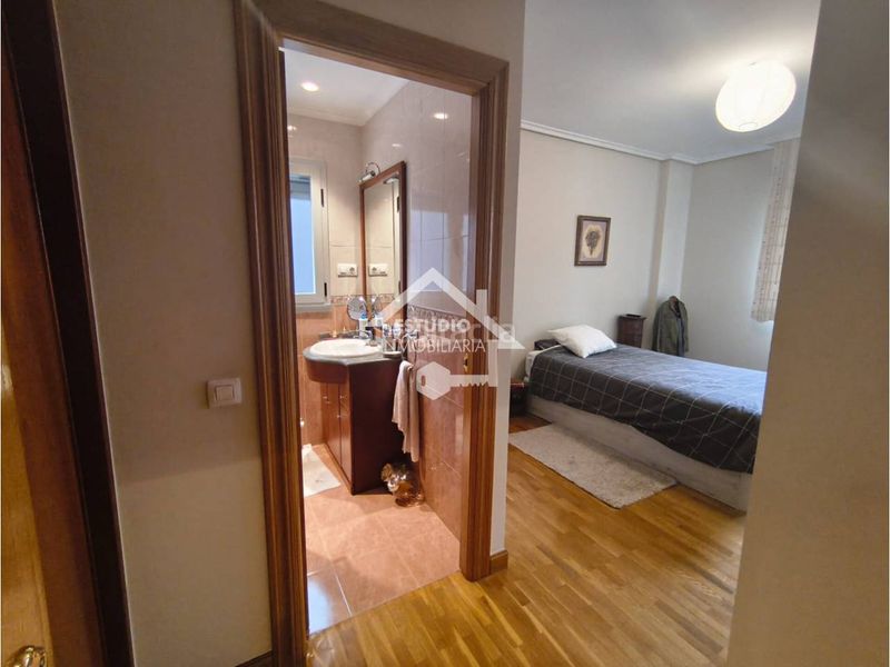 Foto dbc0fe85-ca1d-4062-8338-b4c1f8a0104f. Casa adossada amb calefacció aparcament piscina a Logroño