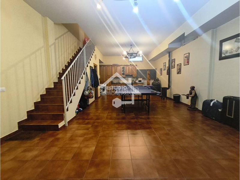 Foto e54a7f68-48b7-427b-bced-a988ac52f8f4. Casa adossada amb calefacció aparcament piscina a Logroño