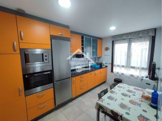 Casa  Calle linares. Chalet adosado en canillas de rio tuerto la rioja
