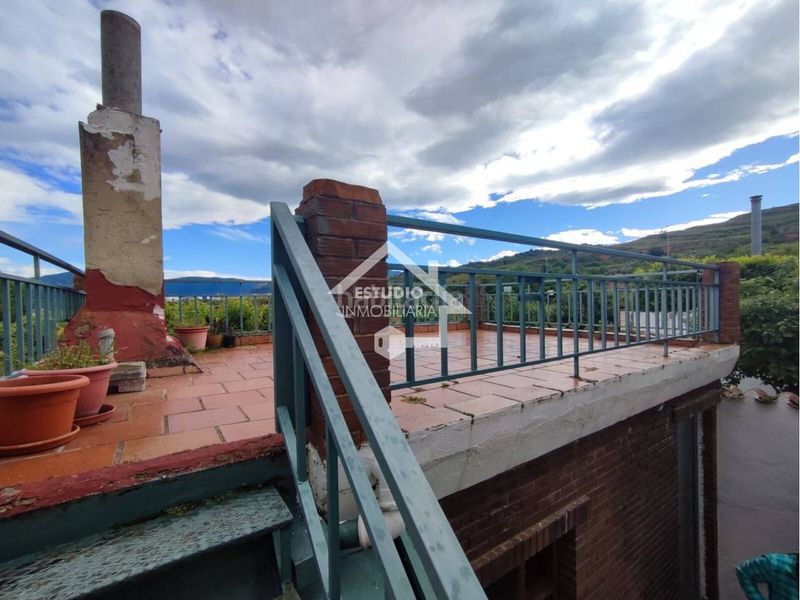 Foto a3886c96-0073-46ff-a510-18b57786bf5e. Casa amb calefacció a Baños de Río Tobía
