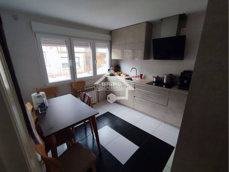 Foto b8c54e48-6d92-4ec9-a662-3ef0ad99387a. Casa amb calefacció a Baños de Río Tobía