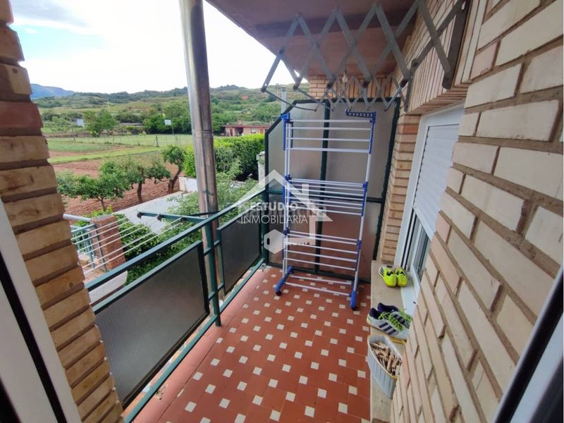 Foto bf9eaf0a-de2b-4fff-9247-6d7274c20503. Casa amb calefacció a Baños de Río Tobía